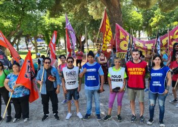 Movimientos sociales marcharon en Cutral Co