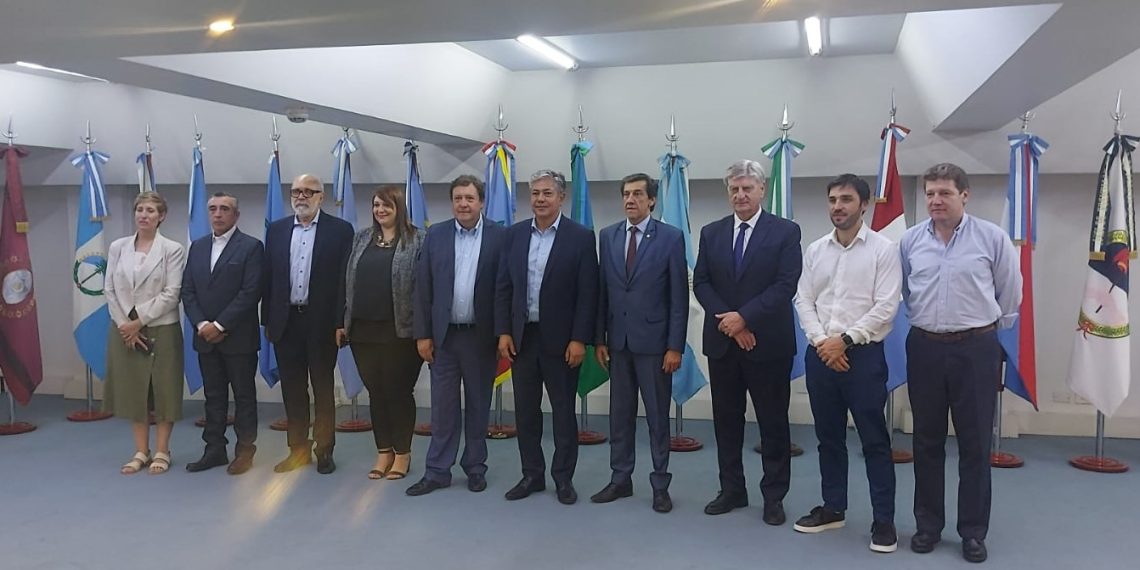 Neuquén, junto a las provincias petroleras, pidió al gobierno nacional participar en la ley Ómnibus