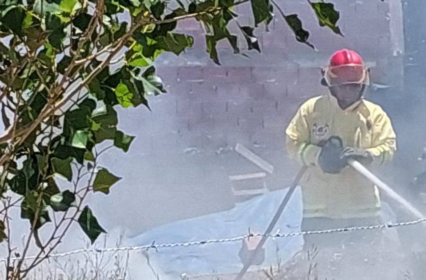 Un incendio de pastizales mantuvo ocupados a los bomberos de Plaza Huincul