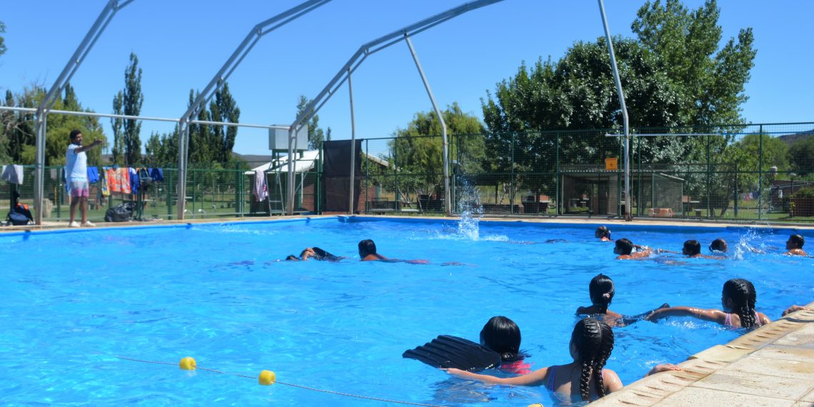 Comienzan las inscripciones para las clases de natación del sindicato de Petroleros