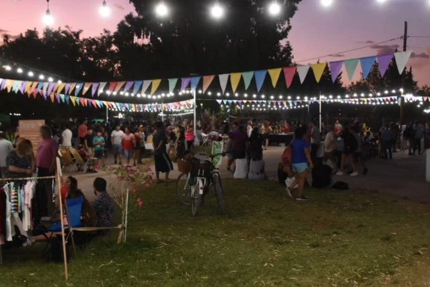 Con gran afluencia de vecinos, se lanzó el Ciclo de Verano 2024 en Plaza Huincul