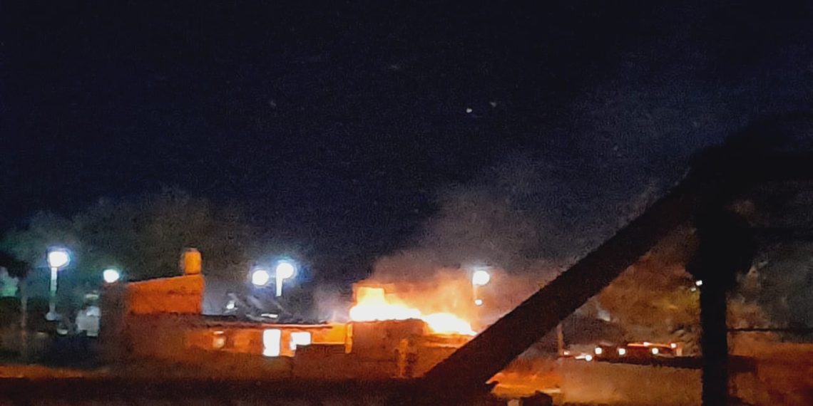 Hubo un incendio y disparos en Plaza Huincul