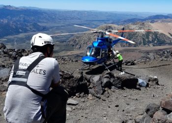 Rescataron con éxito a una pareja de Cutral Co que estuvo perdida en el volcán Lanín