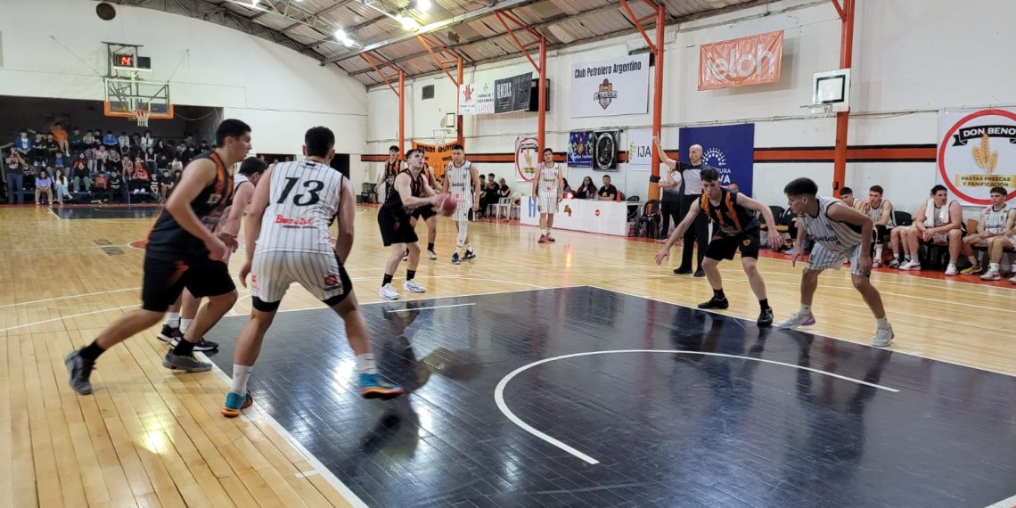 Pérfora y Petrolero viajan para jugar sus correspondientes amistosos