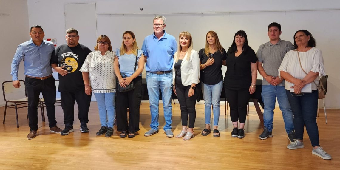 Larraza trazó un plan de trabajo con vecinalistas: el agua y inseguridad en el eje
