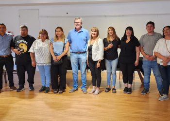 Larraza trazó un plan de trabajo con vecinalistas: el agua y inseguridad en el eje