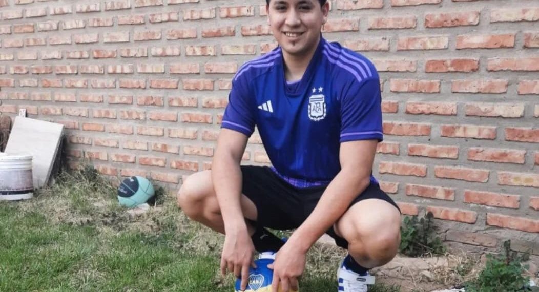 Saludan a un nuevo egresado