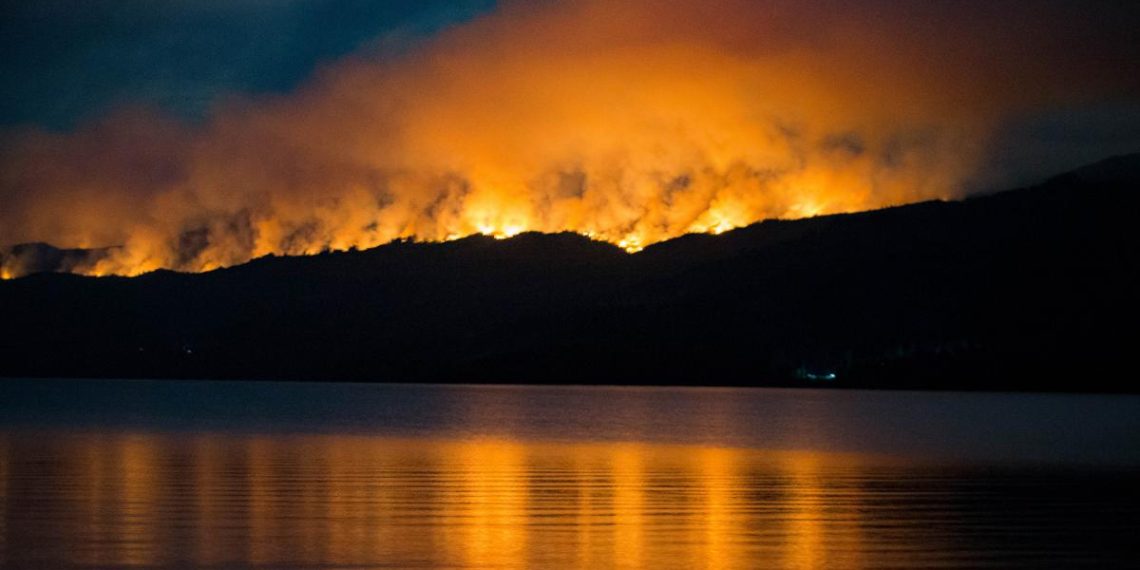El humo de los incendios forestales se percibe sobre Cutral Co y Plaza Huincul