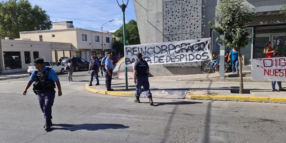 ¿Fin del conflicto?: Plaza Huincul reincorporará a 27 trabajadores