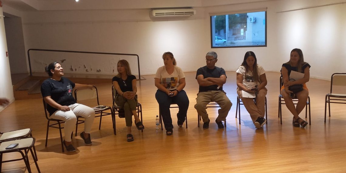 Presidentes barriales de Plaza Huincul se reunieron con representantes de YPF