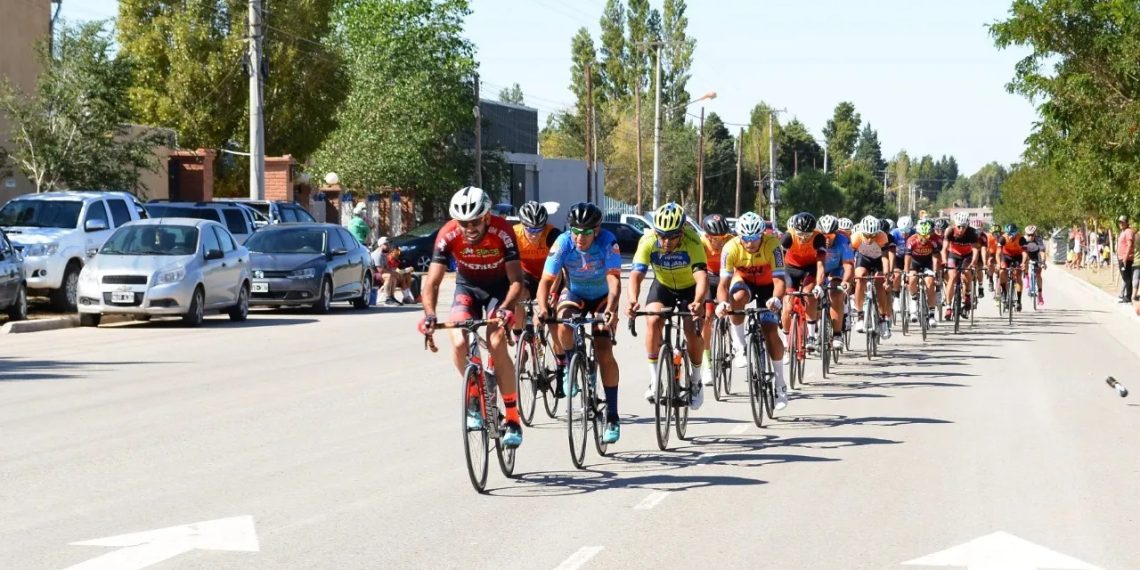 El Club Mosconi celebra un nuevo aniversario con una carrera