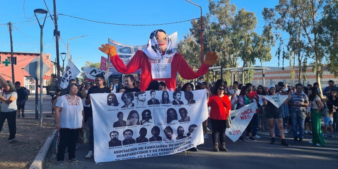 Cutral Co: Hubo marcha por el aniversario del golpe de Estado en Cutral Co y Plaza Huincul