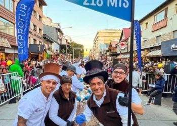 Emprendedores de Plaza Huincul participan de la Fiesta del Chocolate 2024 en Bariloche