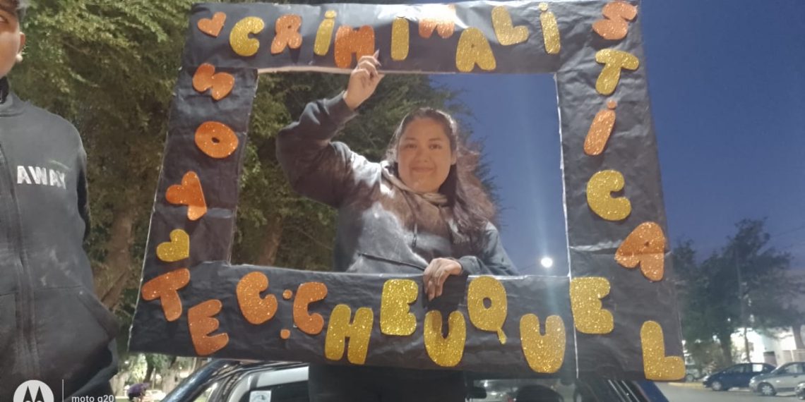 Saludan a egresada en Criminalística