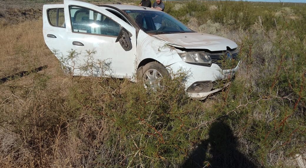Un hombre fue derivado al hospital después de un despiste de la ruta 22, en Challacó