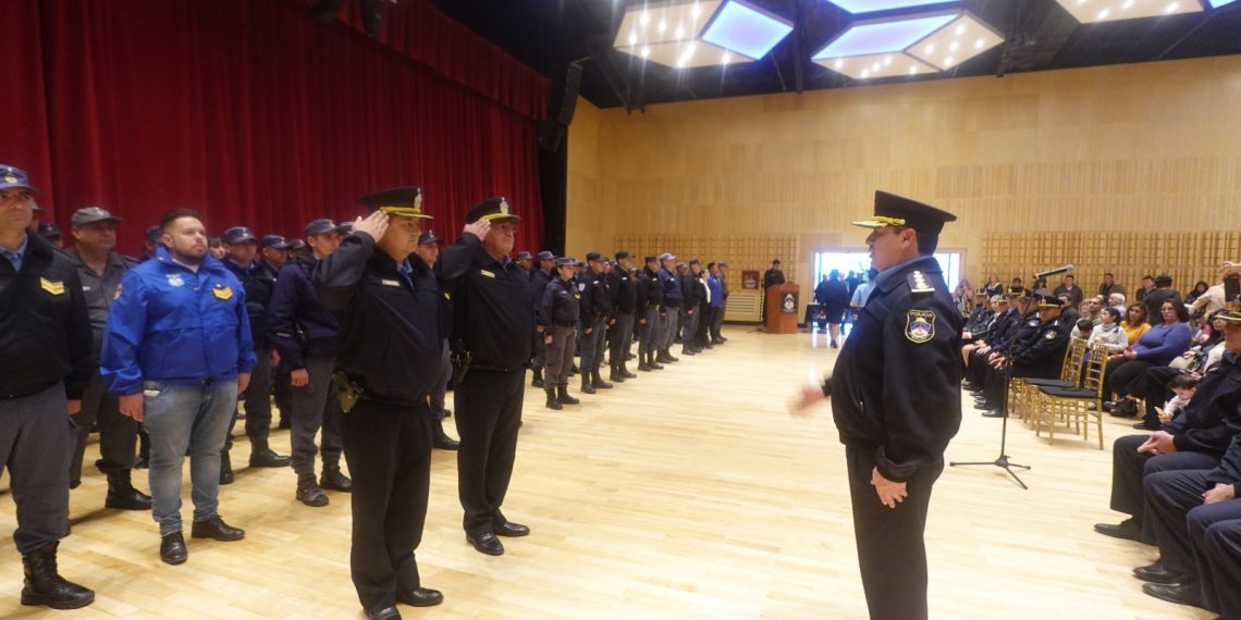 Hubo acto de imposición de jerarquías para policías de la provincia en Cutral Co