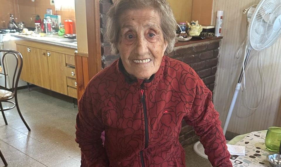 Llegó a los 101 años y la saludan