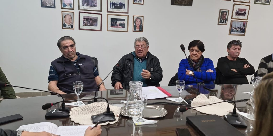 Hubo reunión de Veteranos Ypefianos con concejales de Plaza Huincul