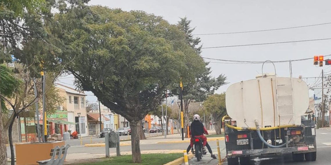 Indignación porque los motociclistas usan la bicisenda
