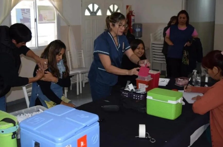 Hubo una nueva jornada de controles y vacunación en Cutral Co