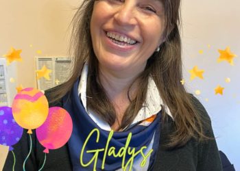 Felicitan a una flamante jubilada en Cutral Co