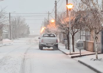Empezó a nevar y así amanecieron Cutral Co y Plaza Huincul