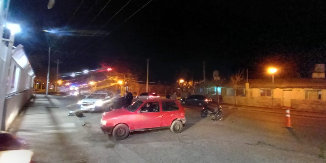 Cutral Co: un motociclista sufrió golpes en un incidente vial