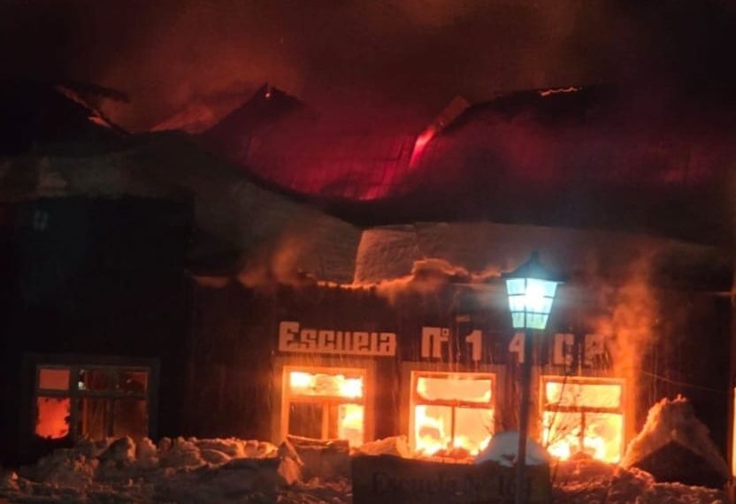 Devastador incendio en escuela de Caviahue dejó pérdidas totales