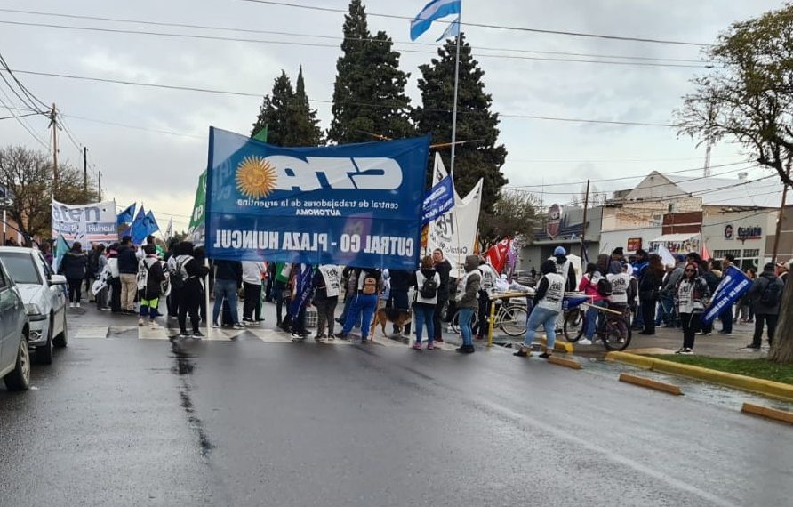 Marcharon en Cutral Co y Plaza Huincul contra la Ley Bases