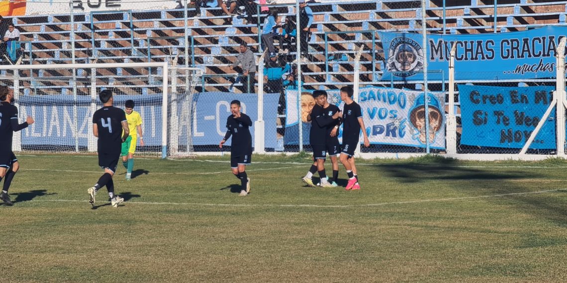 Alianza goleó a Unión en Cutral Co