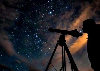 Inauguran la muestra fotográfica del taller de astroturismo en Plaza Huincul