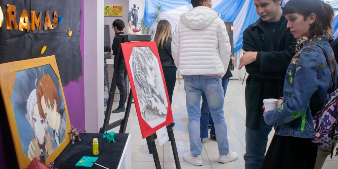 Quedó inaugurada la Muestra Colectiva de Arte en Cutral Co