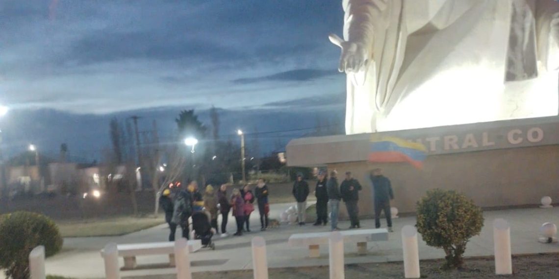 La comunidad venezolana en Cutral Co concentró tras resultados electorales