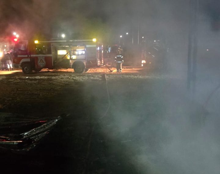 Hubo pérdidas totales tras el incendio de una casa en Plaza Huincul