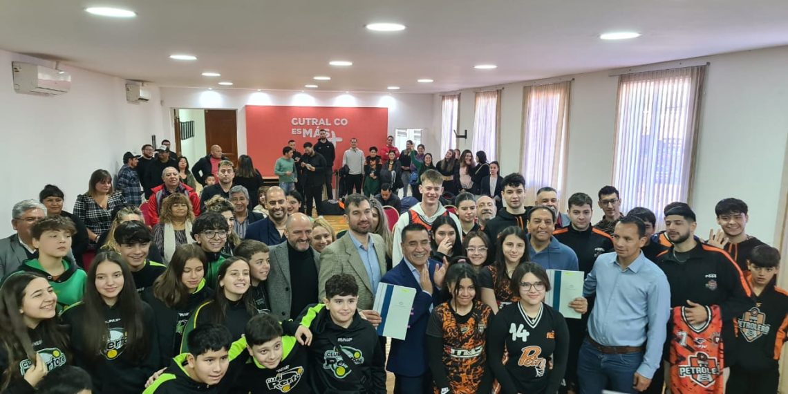 Cutral Co y clubes locales firmaron convenio de colaboración deportiva
