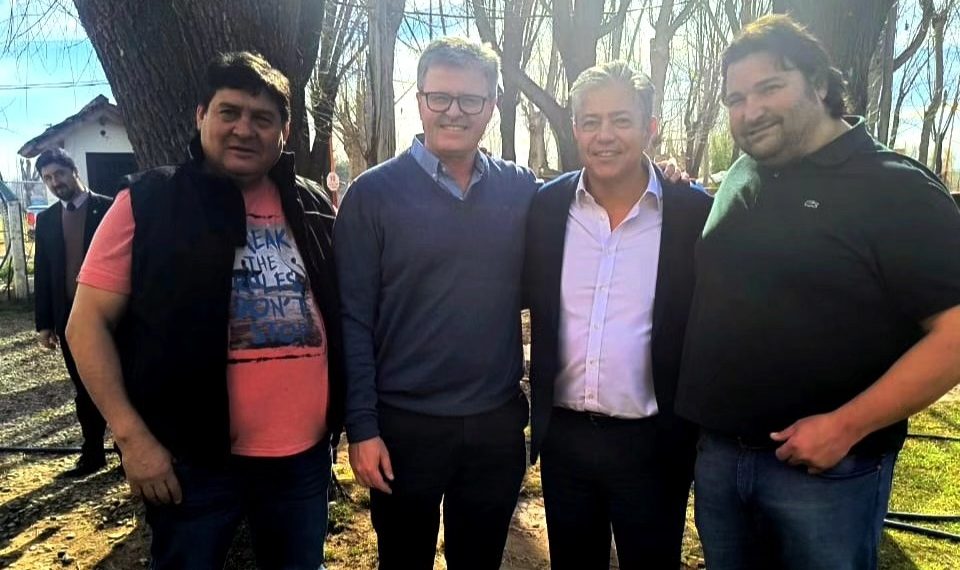 Larraza viajó a la presentación del programa provincial Clubes Sociales