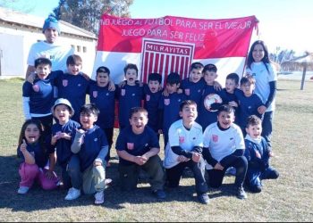 Saludan al equipo de Mil Rayitas en su día