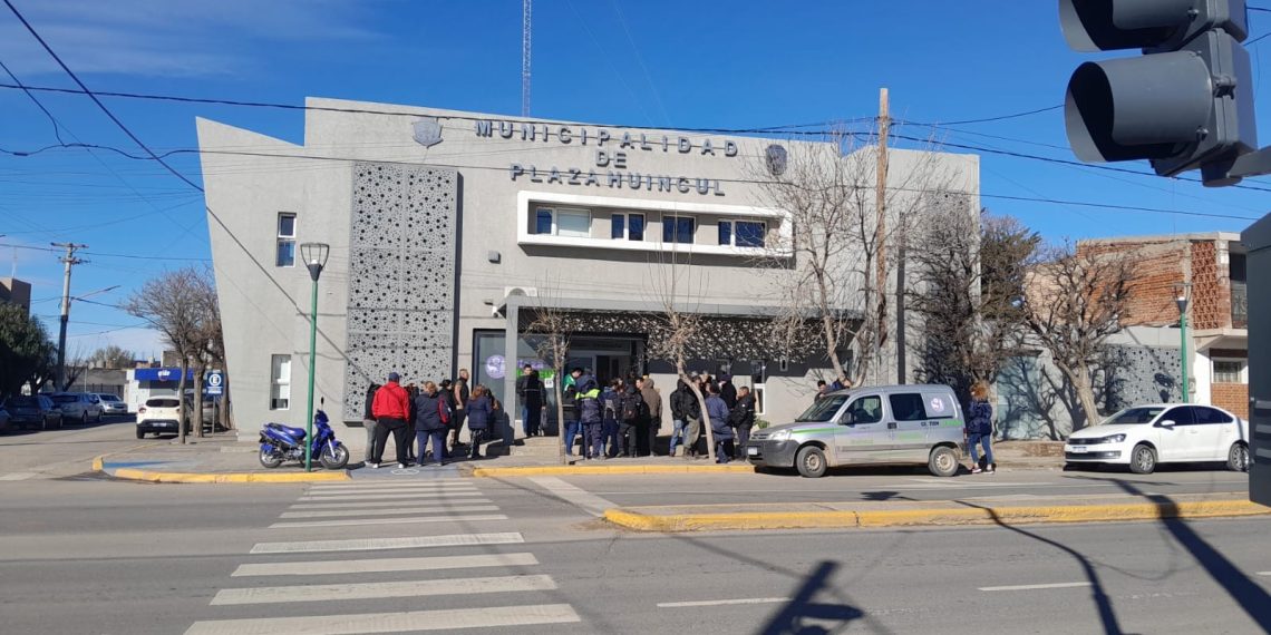 Huincul: explicación paso a paso de cómo cobrarán el aumento los empleados municipales