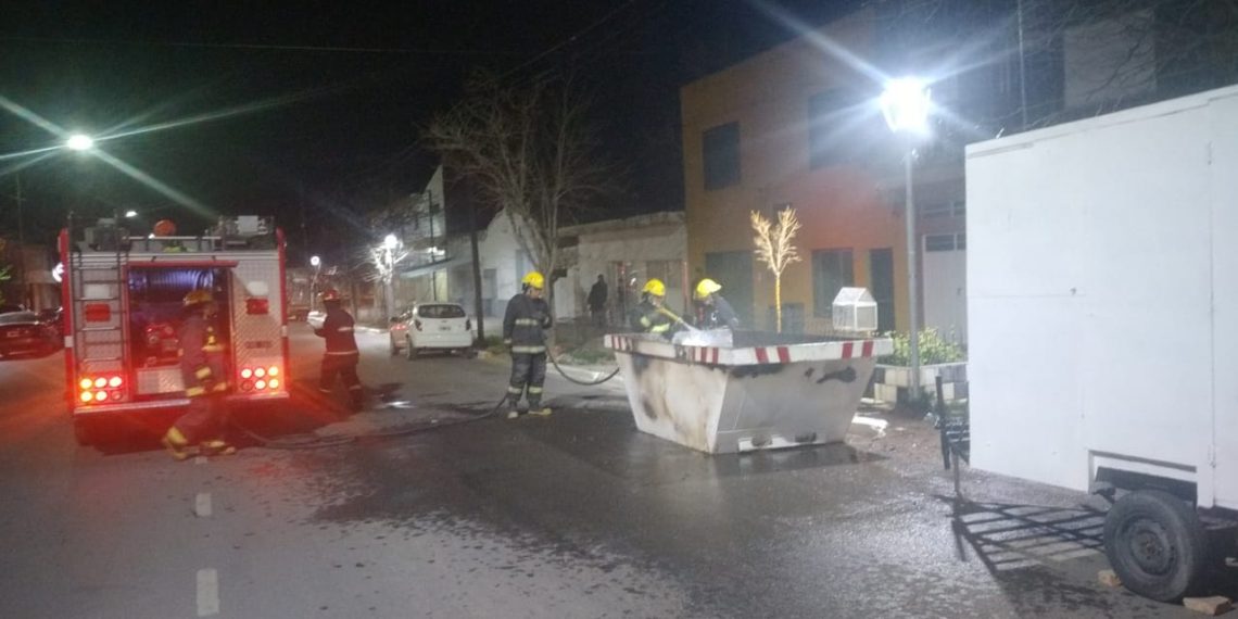 Se incendió un contenedor en Cutral Co