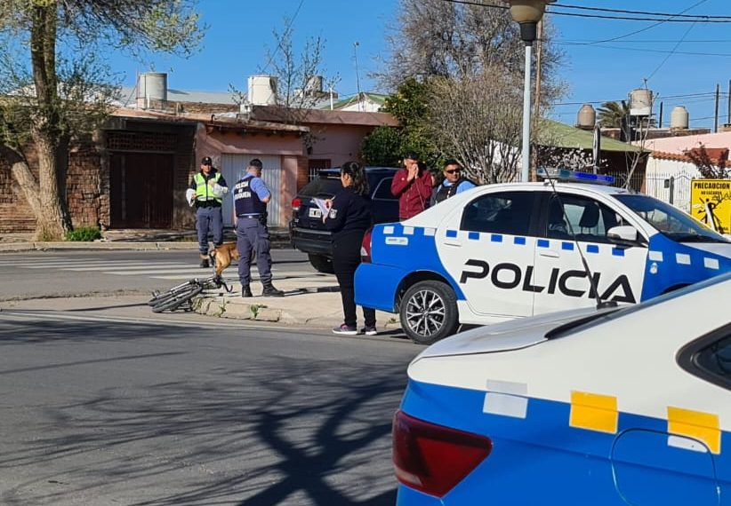 Hubo un choque entre una camioneta y una bici en Centro Sur