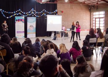 La violencia en el noviazgo fue el eje de un taller en el CPEM N° 20 de Cutral Co