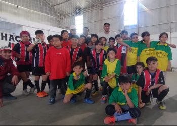 Chicos de Chacarita Jrs y de Sauzal Bonito disfrutaron de un encuentro deportivo