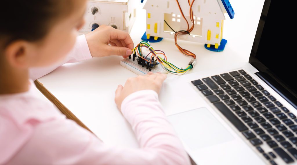 Plaza Huincul lanzó una propuesta para jóvenes en robótica e inteligencia artificial