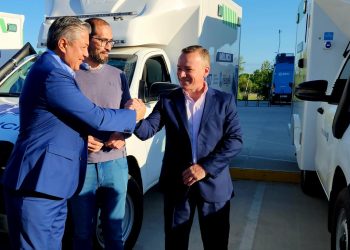 Plaza Huincul recibió una ambulancia que entregó el gobierno provincial
