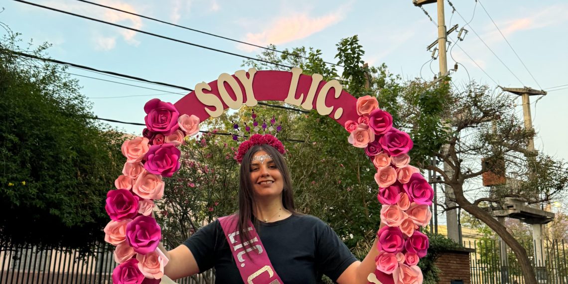 Felicitan a una flamante profesional