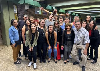 Felicitan a egresados del Cpem 85