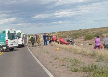 Ruta 22: hubo un choque frontal grave en Challacó, con tres fallecidos