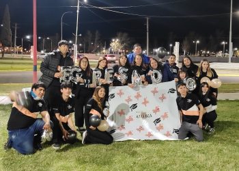 Felicitan a egresados del Cpem 85
