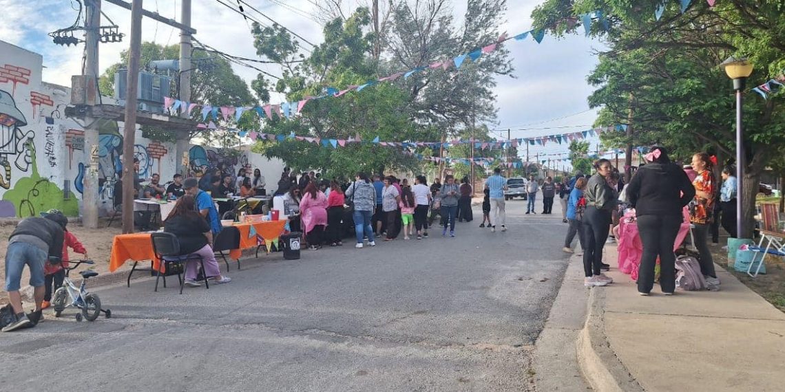 El CFP 22 sacó su exposición final a la calle en barrio Parque Este