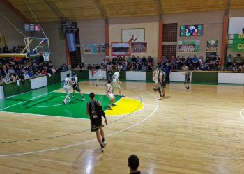 Pérfora se quedó con el primer juego como local